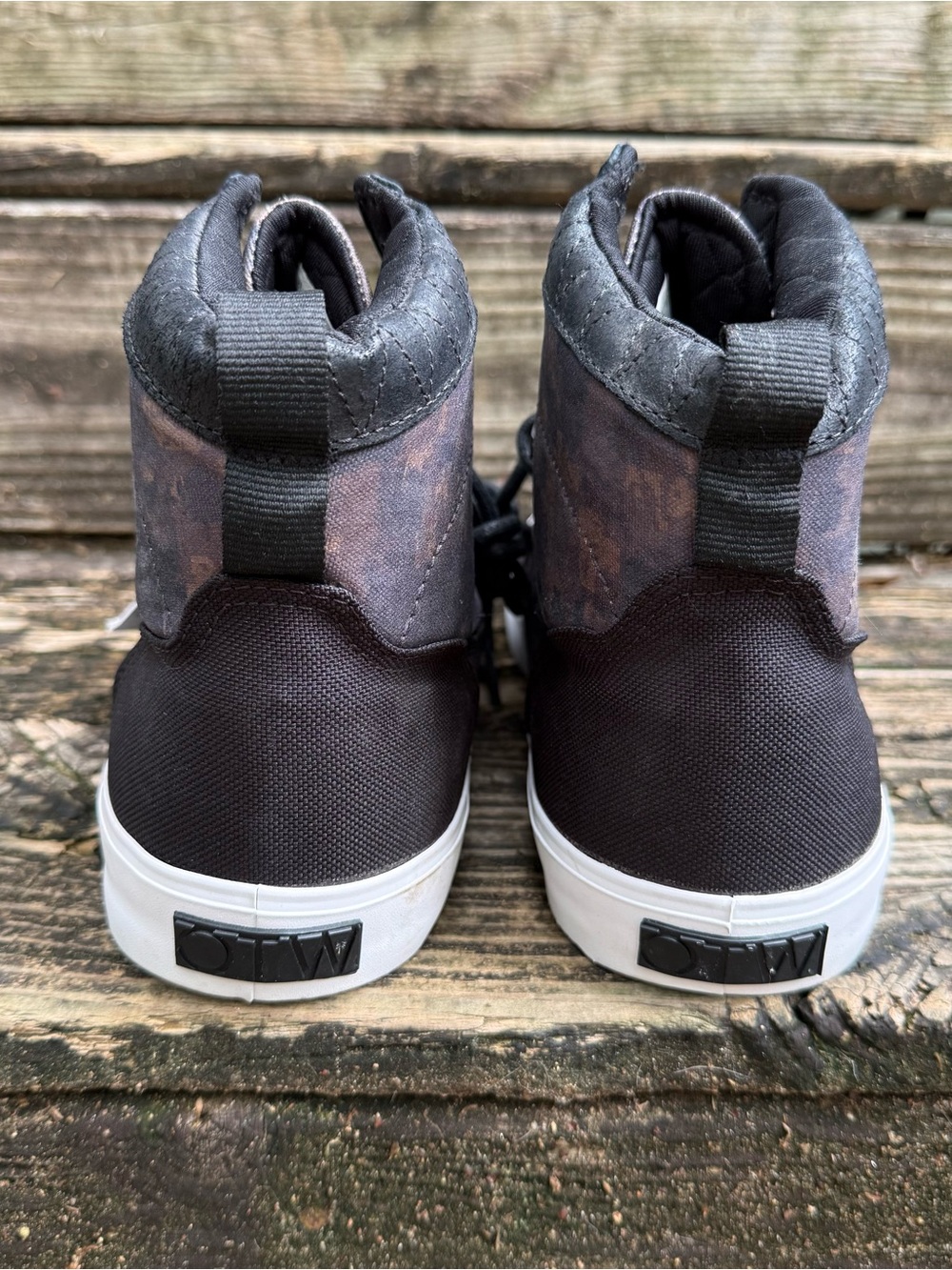 Van’s Off The Wall High Top Shoes - Picture 3 of 6